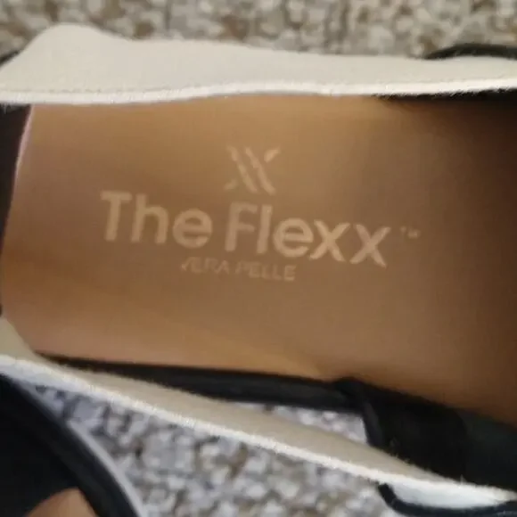 The FLEXX Wat Is Wav Sandal Women’s Size 8.5 Comfort Slip-On - Picture 9 of 12